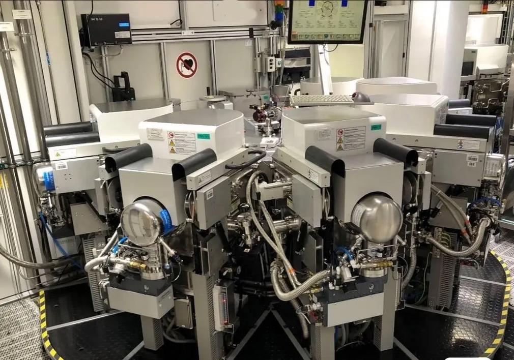 智鑫航滾輪導(dǎo)軌:突破磁控濺射設(shè)備鍍膜沉積難題的創(chuàng)新解決方案 智鑫航滾輪導(dǎo)軌:突破磁控濺射設(shè)備鍍膜沉積難題的創(chuàng)新解決方案